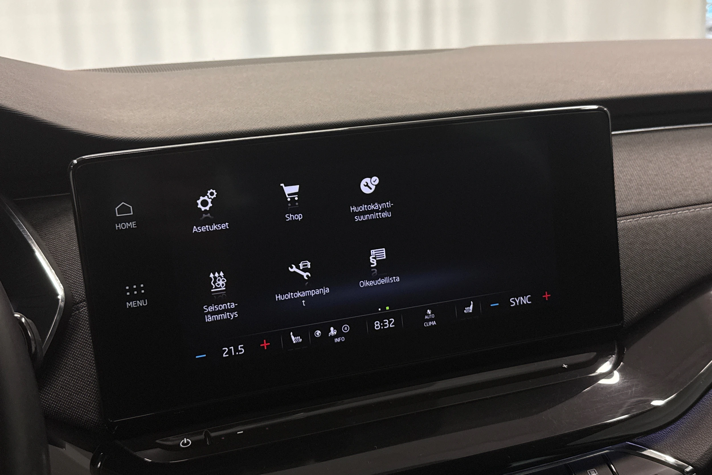 sininen Skoda Octavia 2021 kuva 19.