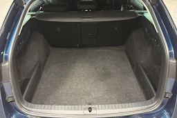 sininen Skoda Octavia 2021 kuva 23.