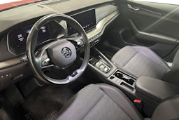 Punainen Skoda OCTAVIA 2021 kuva 3.