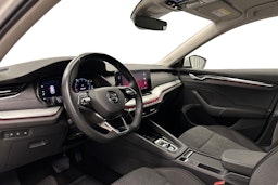 valkoinen Skoda Octavia 2022 kuva 6.