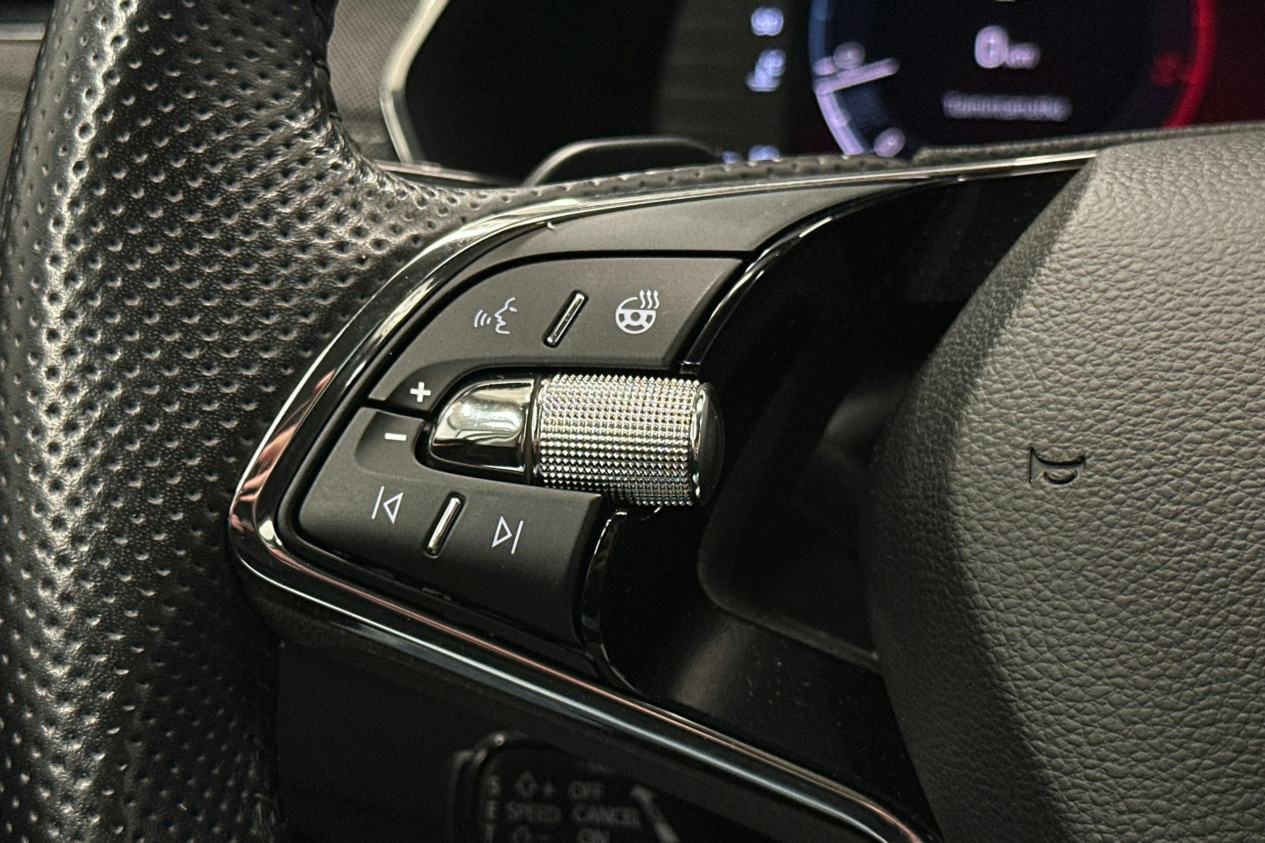 valkoinen Skoda Octavia 2022 kuva 16.