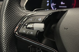 valkoinen Skoda Octavia 2022 kuva 16.