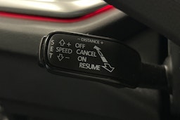 valkoinen Skoda Octavia 2022 kuva 18.