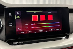 valkoinen Skoda Octavia 2022 kuva 21.