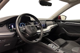 Punainen Skoda OCTAVIA 2022 kuva 7.