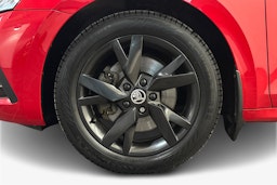 Punainen Skoda OCTAVIA 2022 kuva 11.