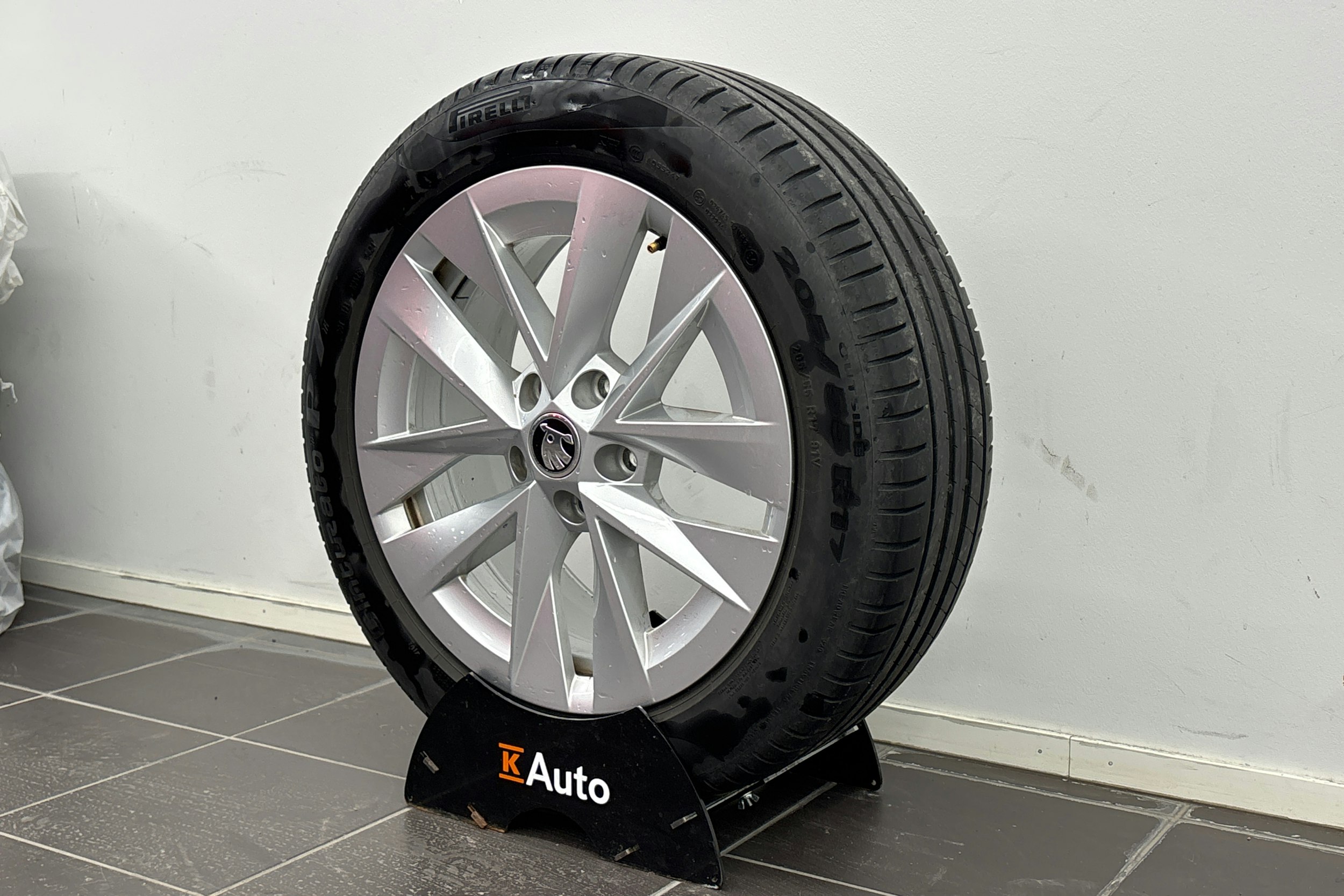 Punainen Skoda OCTAVIA 2022 kuva 13.