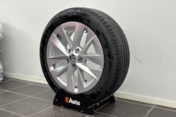 Punainen Skoda OCTAVIA 2022 kuva 13.