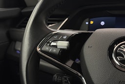 Punainen Skoda OCTAVIA 2022 kuva 19.