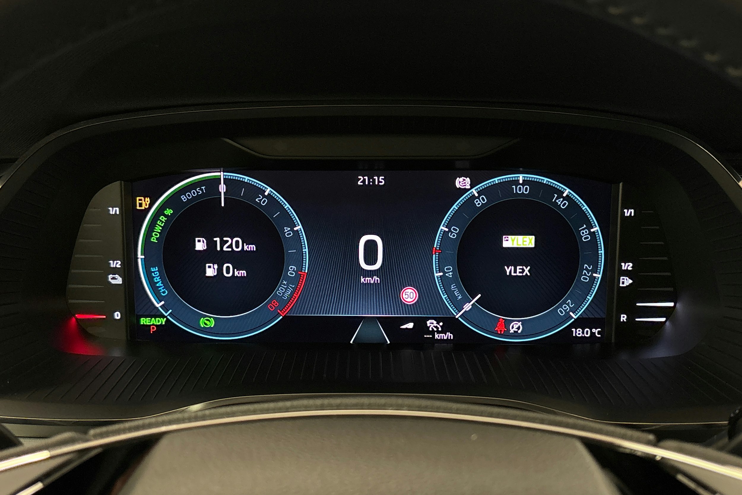 Punainen Skoda OCTAVIA 2022 kuva 21.