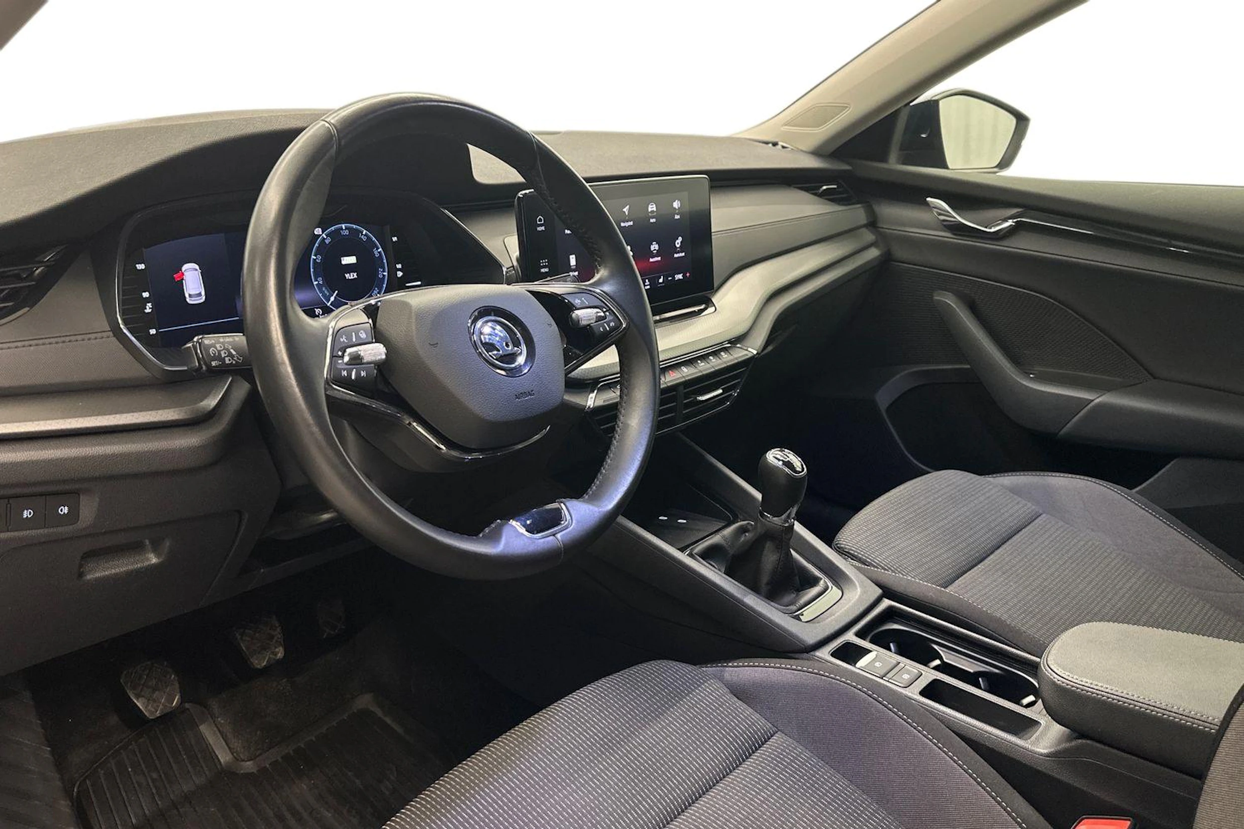 sininen Skoda Octavia 2022 kuva 6.