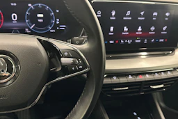 sininen Skoda Octavia 2022 kuva 12.