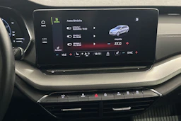 sininen Skoda Octavia 2022 kuva 14.