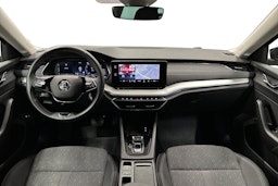 musta Skoda Octavia 2022 kuva 9.