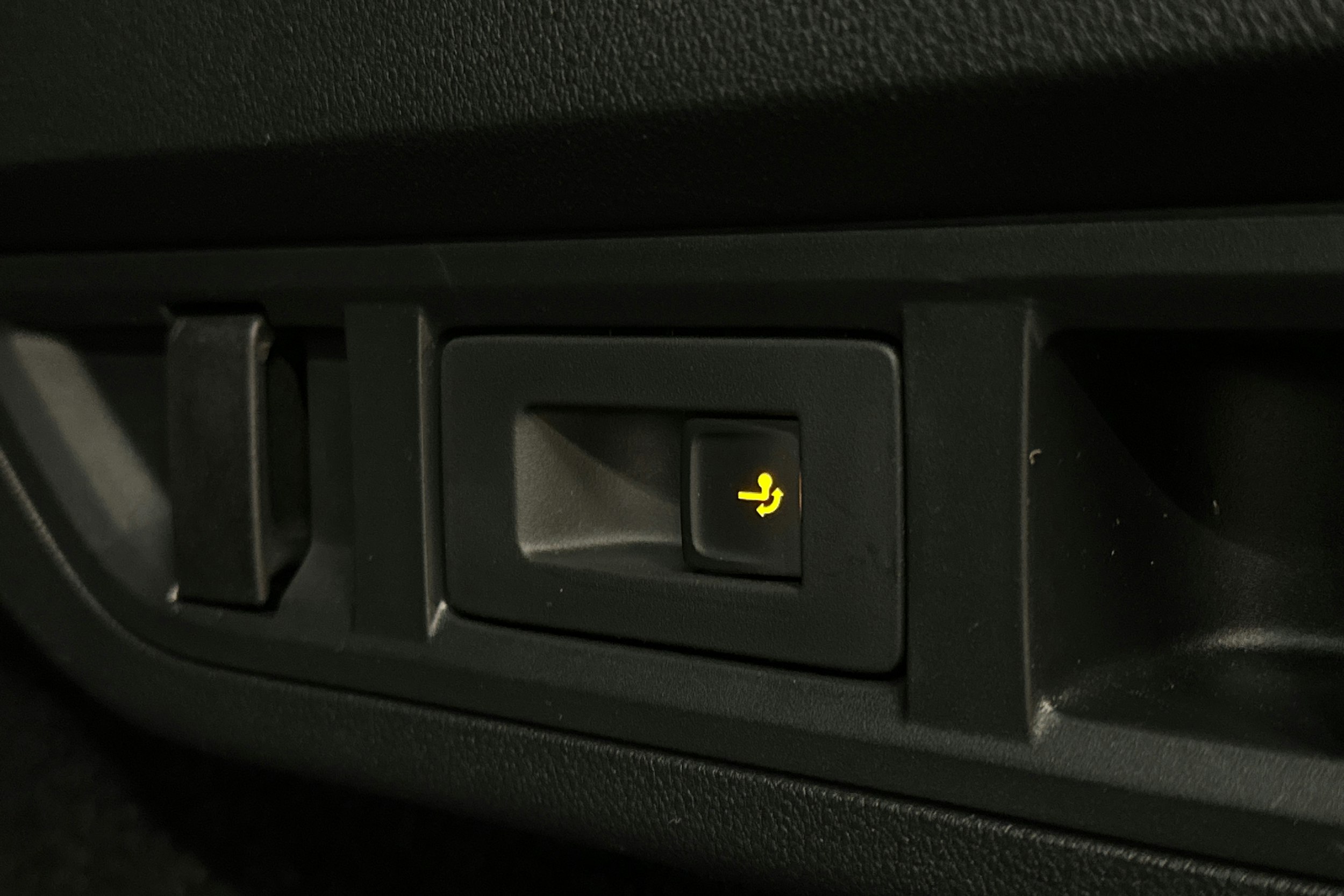 musta Skoda Octavia 2022 kuva 16.