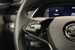 musta Skoda Octavia 2022 kuva 19.