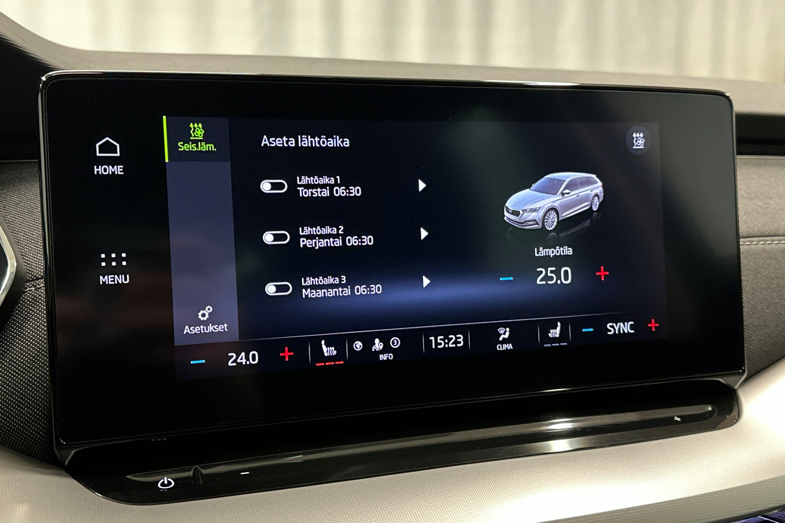 musta Skoda Octavia 2022 kuva 28.