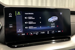 musta Skoda Octavia 2022 kuva 28.