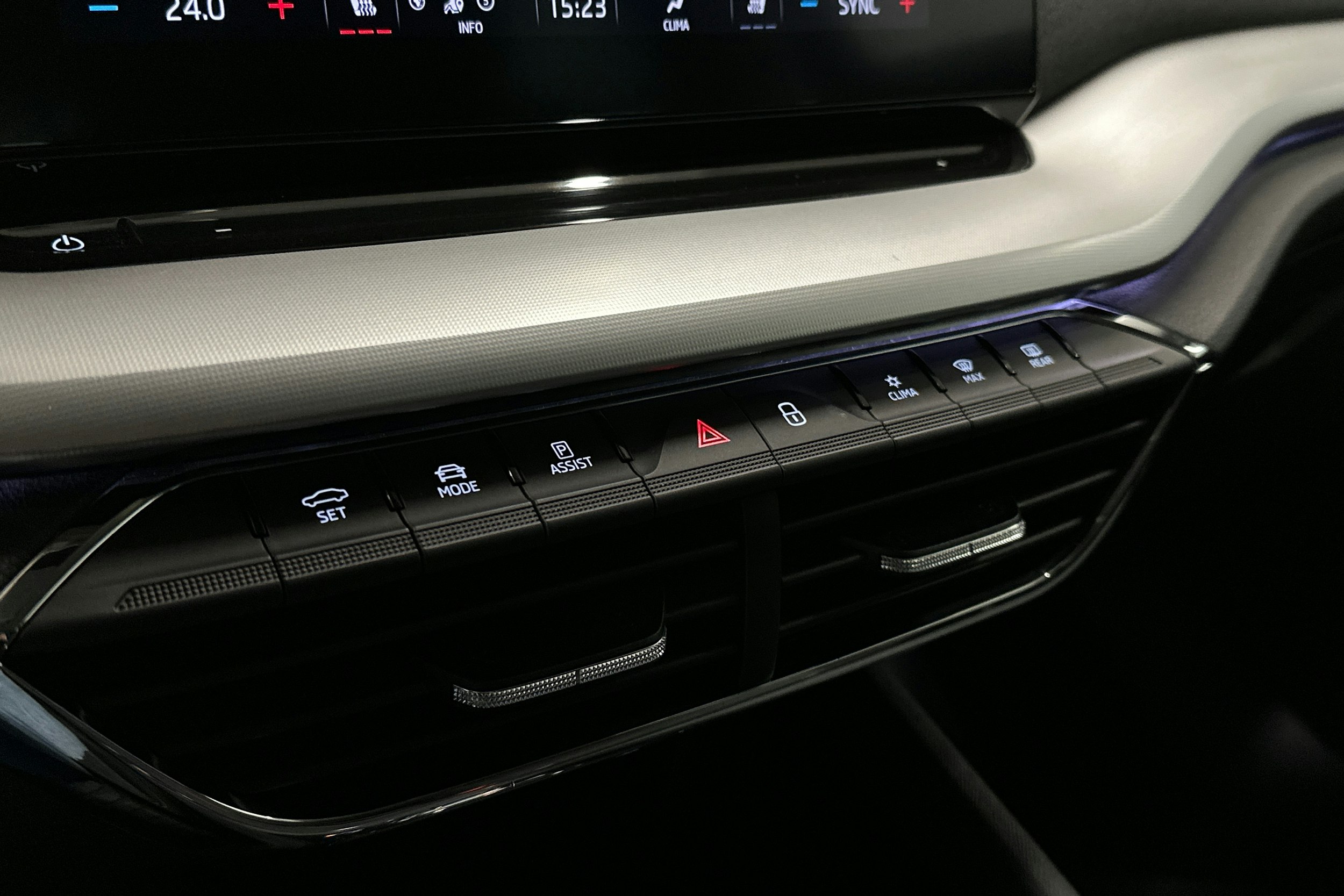 musta Skoda Octavia 2022 kuva 30.