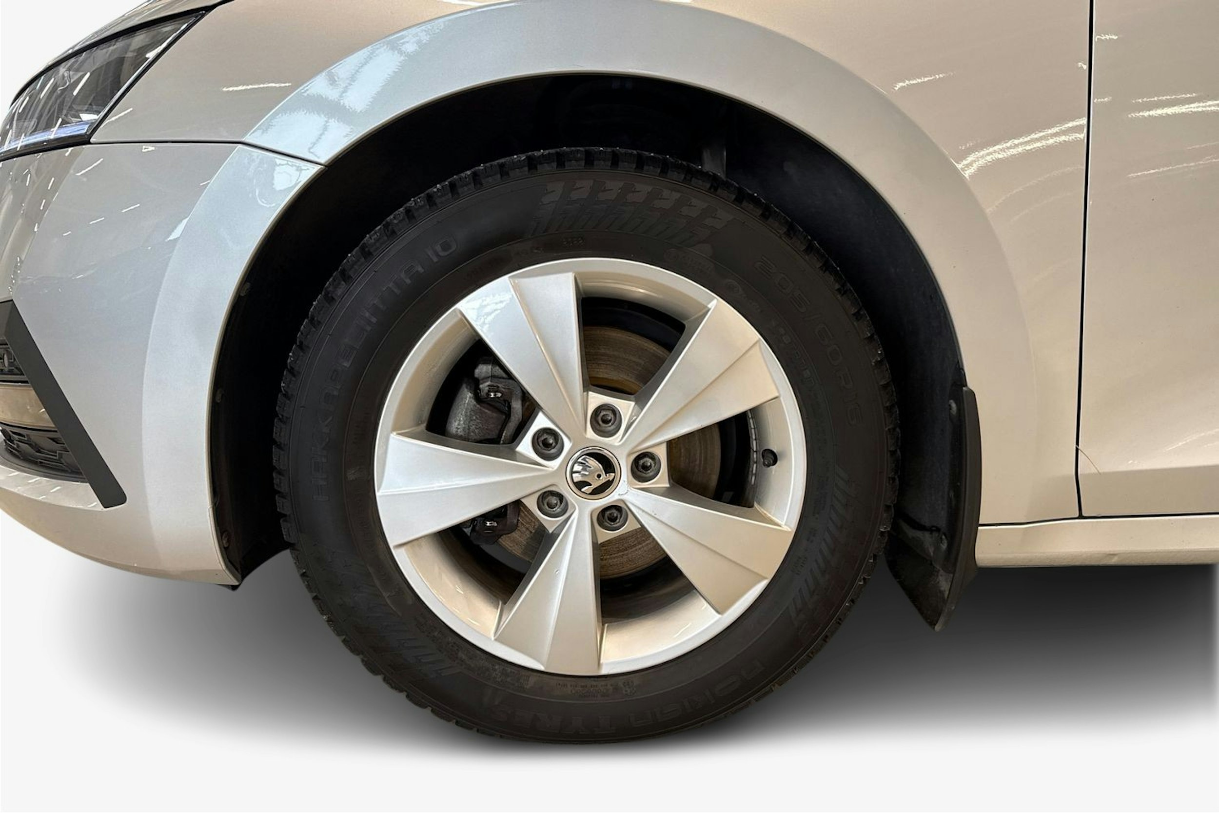 harmaa Skoda Octavia 2022 kuva 11.