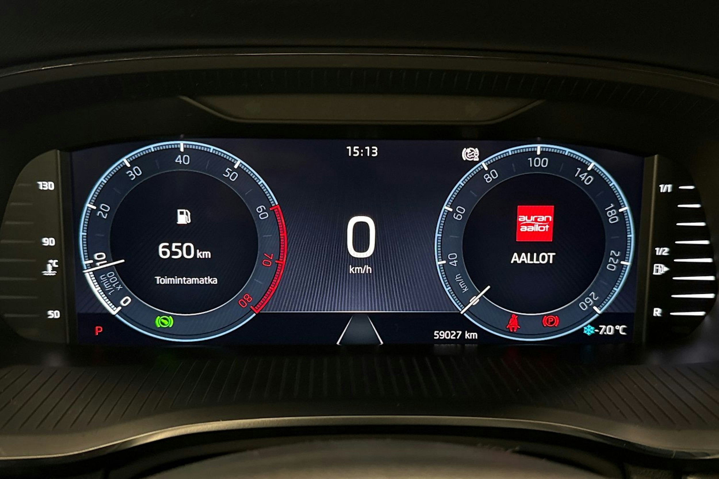 harmaa Skoda Octavia 2022 kuva 14.