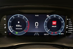 harmaa Skoda Octavia 2022 kuva 14.