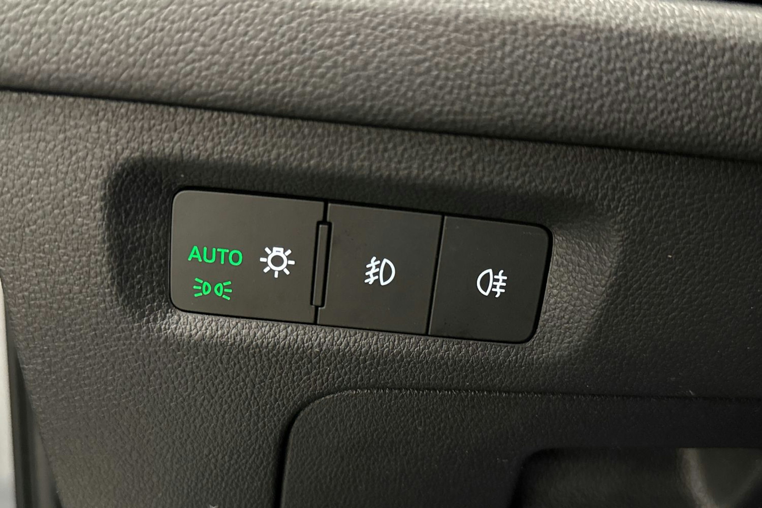 harmaa Skoda Octavia 2022 kuva 19.