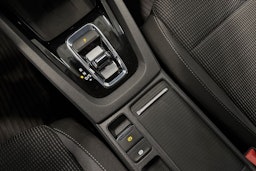 harmaa Skoda Octavia 2022 kuva 25.