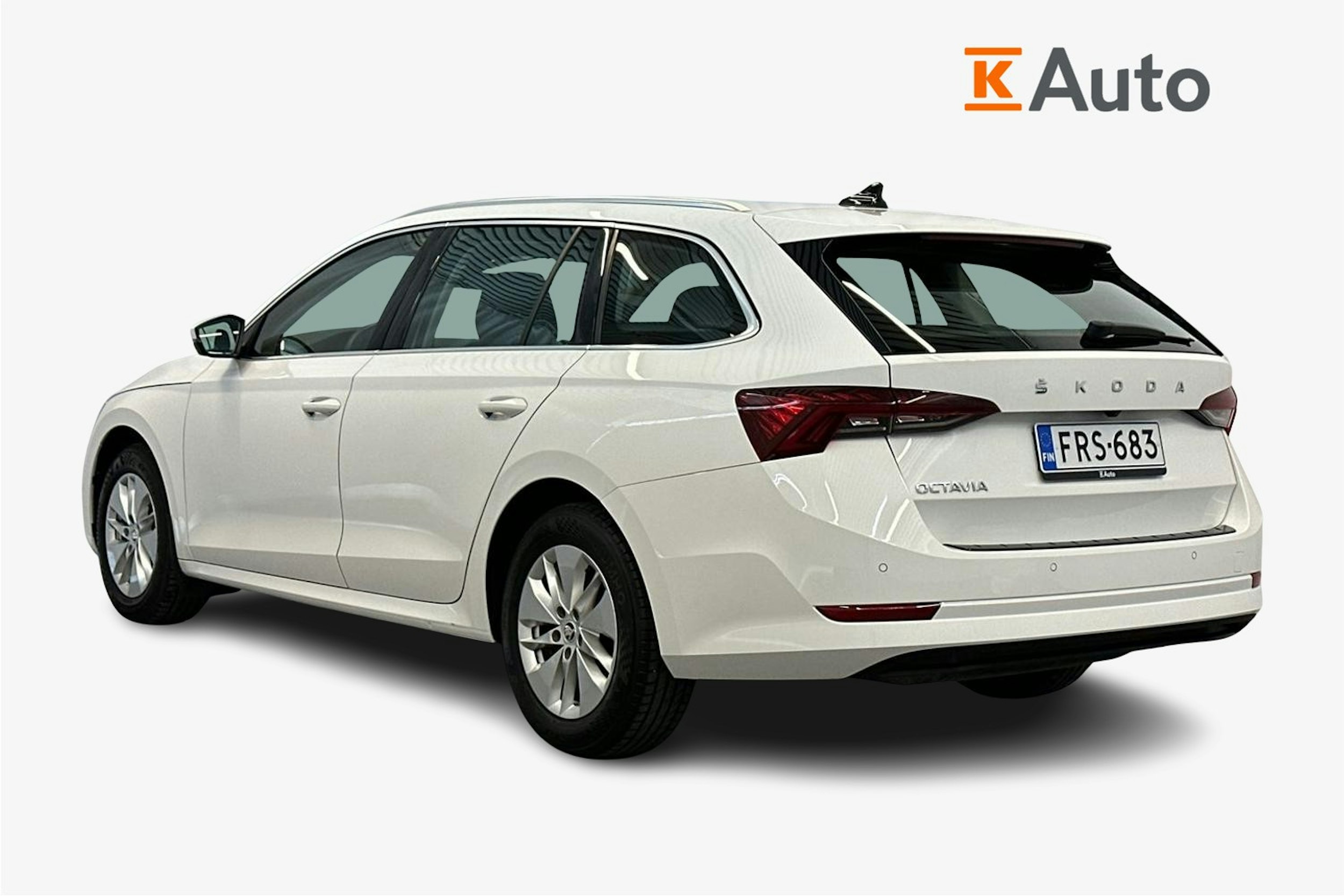 valkoinen Skoda Octavia 2022 kuva 2.