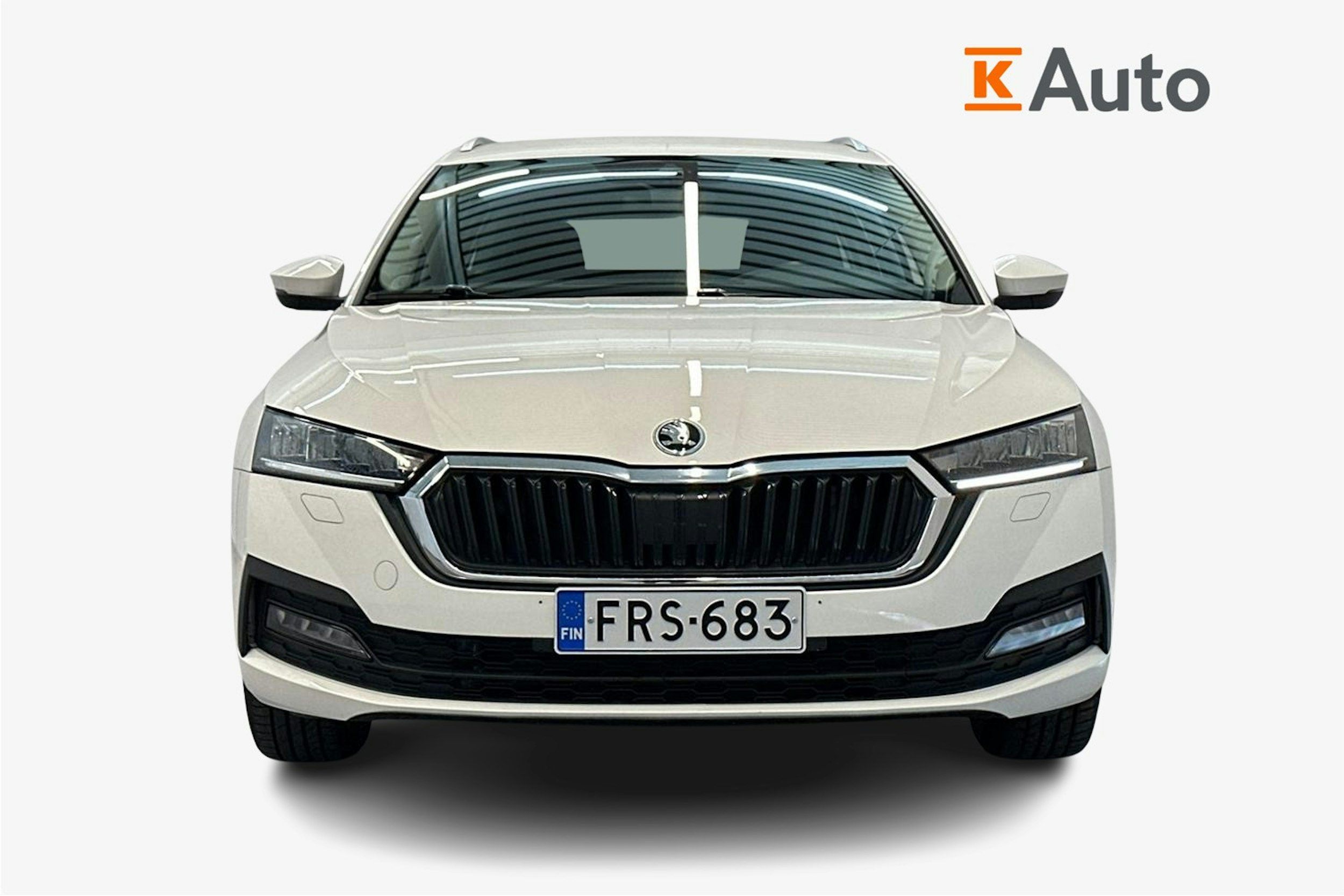 valkoinen Skoda Octavia 2022 kuva 5.