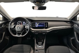 valkoinen Skoda Octavia 2022 kuva 9.