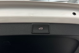 valkoinen Skoda Octavia 2022 kuva 16.