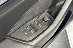 valkoinen Skoda Octavia 2022 kuva 17.