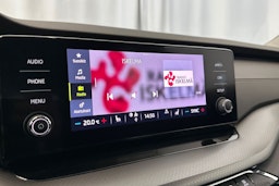 valkoinen Skoda Octavia 2022 kuva 23.