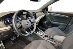 Harmaa Skoda OCTAVIA 2022 kuva 7.
