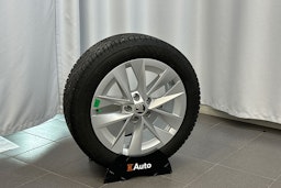 Harmaa Skoda OCTAVIA 2022 kuva 14.