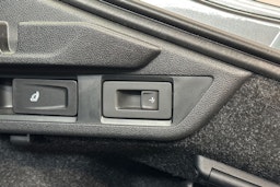 Harmaa Skoda OCTAVIA 2022 kuva 18.