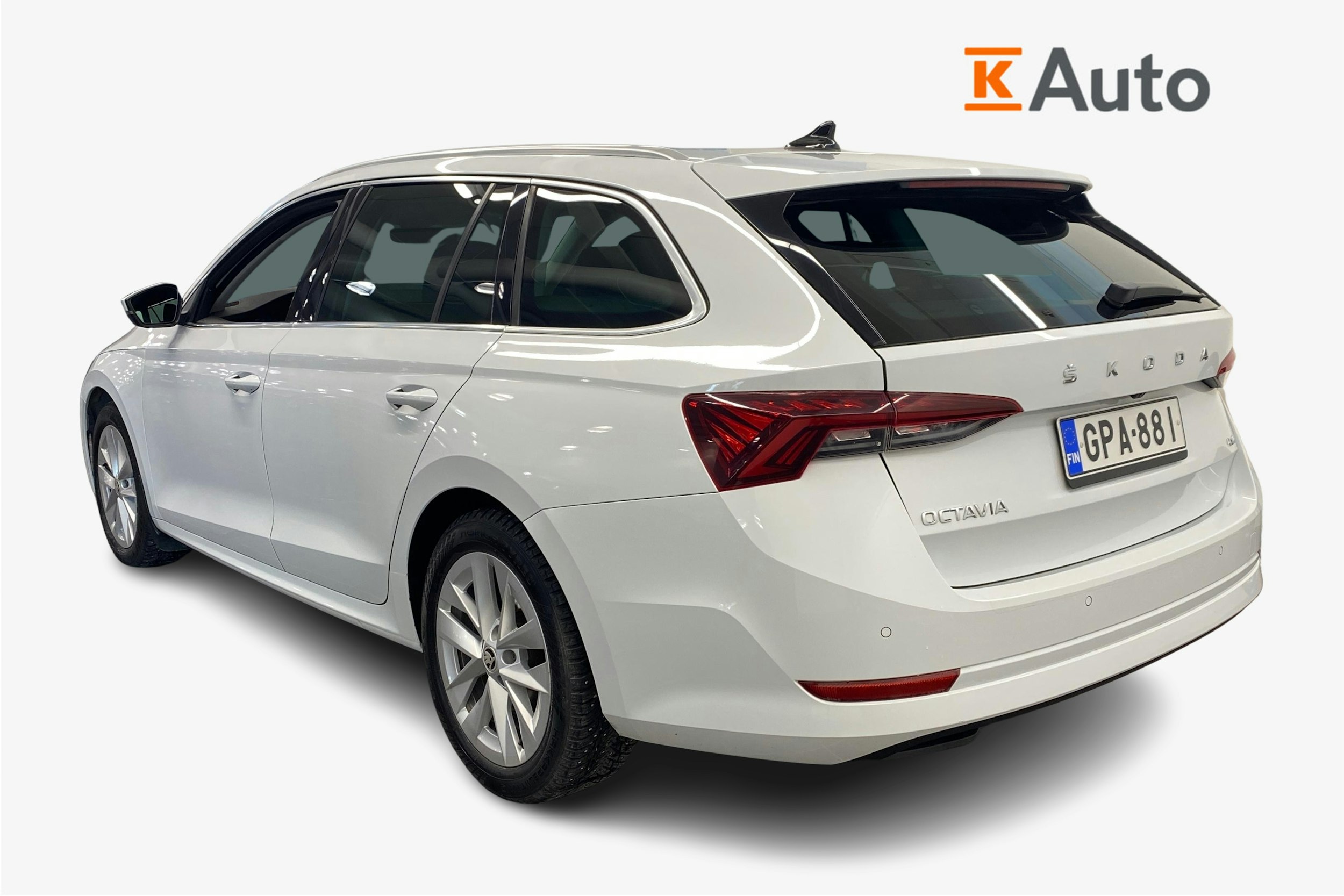 Valkoinen Skoda OCTAVIA 2022 kuva 2.