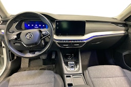 Valkoinen Skoda OCTAVIA 2022 kuva 9.