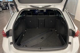 Valkoinen Skoda OCTAVIA 2022 kuva 14.