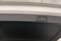 Valkoinen Skoda OCTAVIA 2022 kuva 16.