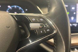 Musta Skoda OCTAVIA 2022 kuva 20.