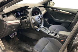 musta Skoda Octavia 2022 kuva 3.