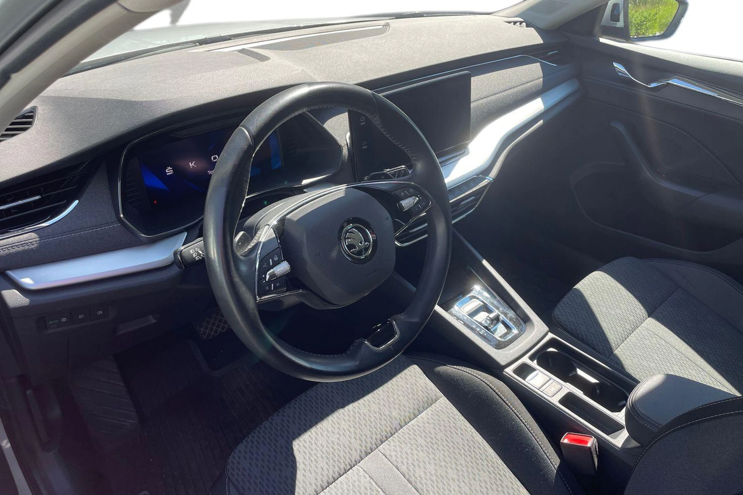 harmaa Skoda Octavia 2022 kuva 3.
