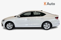 valkoinen Skoda Octavia 2022 kuva 6.