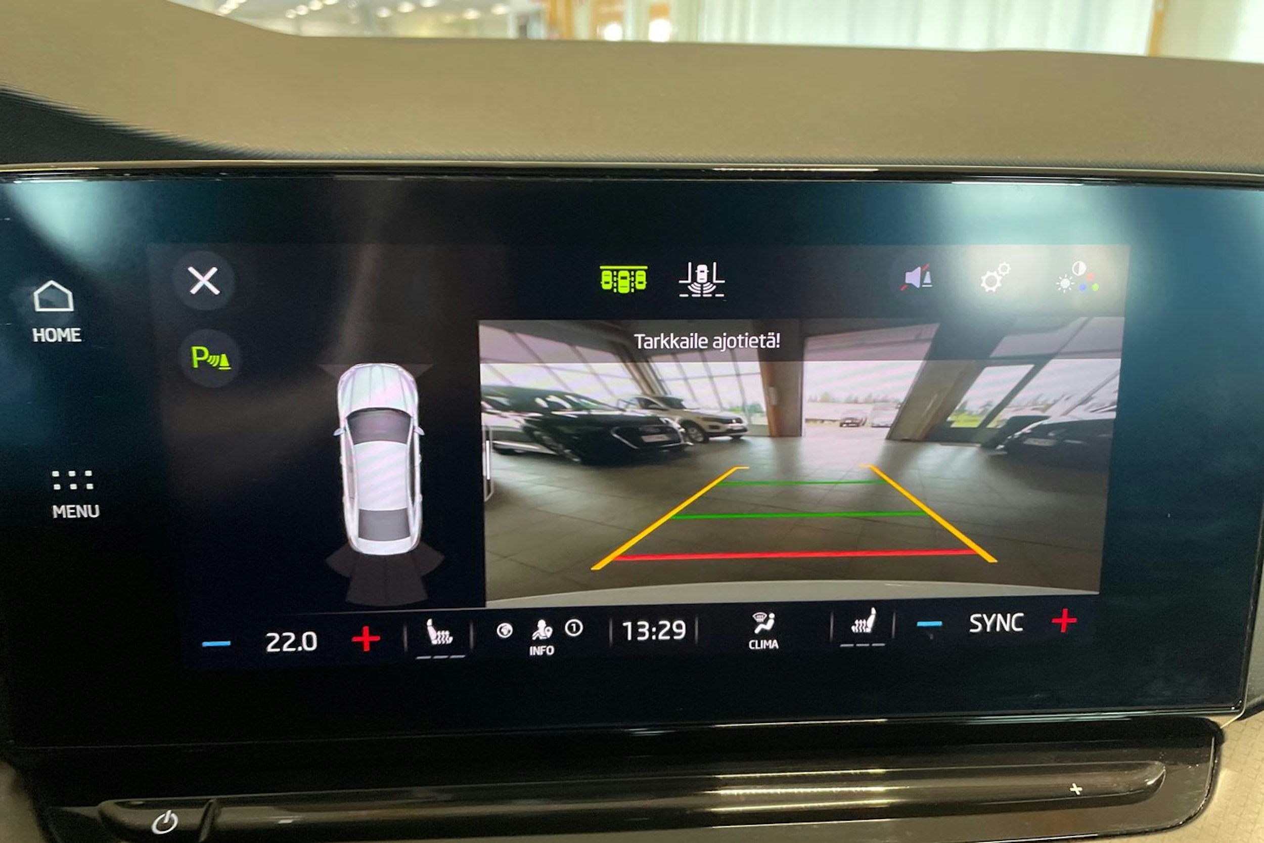 valkoinen Skoda Octavia 2022 kuva 15.