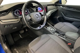 sininen Skoda Octavia 2022 kuva 6.