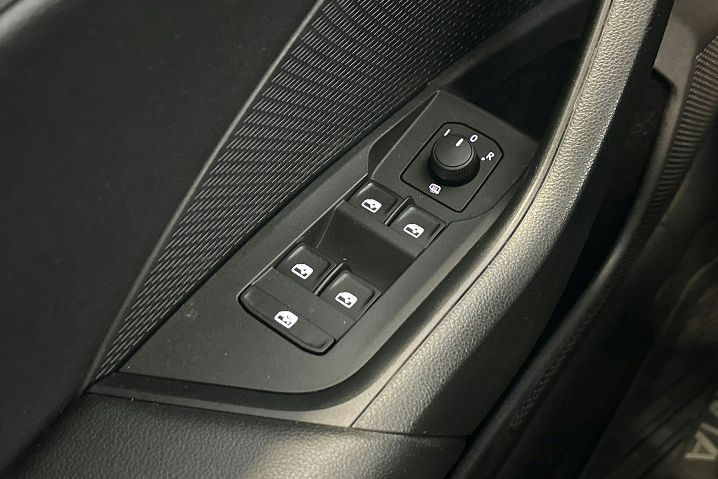 sininen Skoda Octavia 2022 kuva 11.