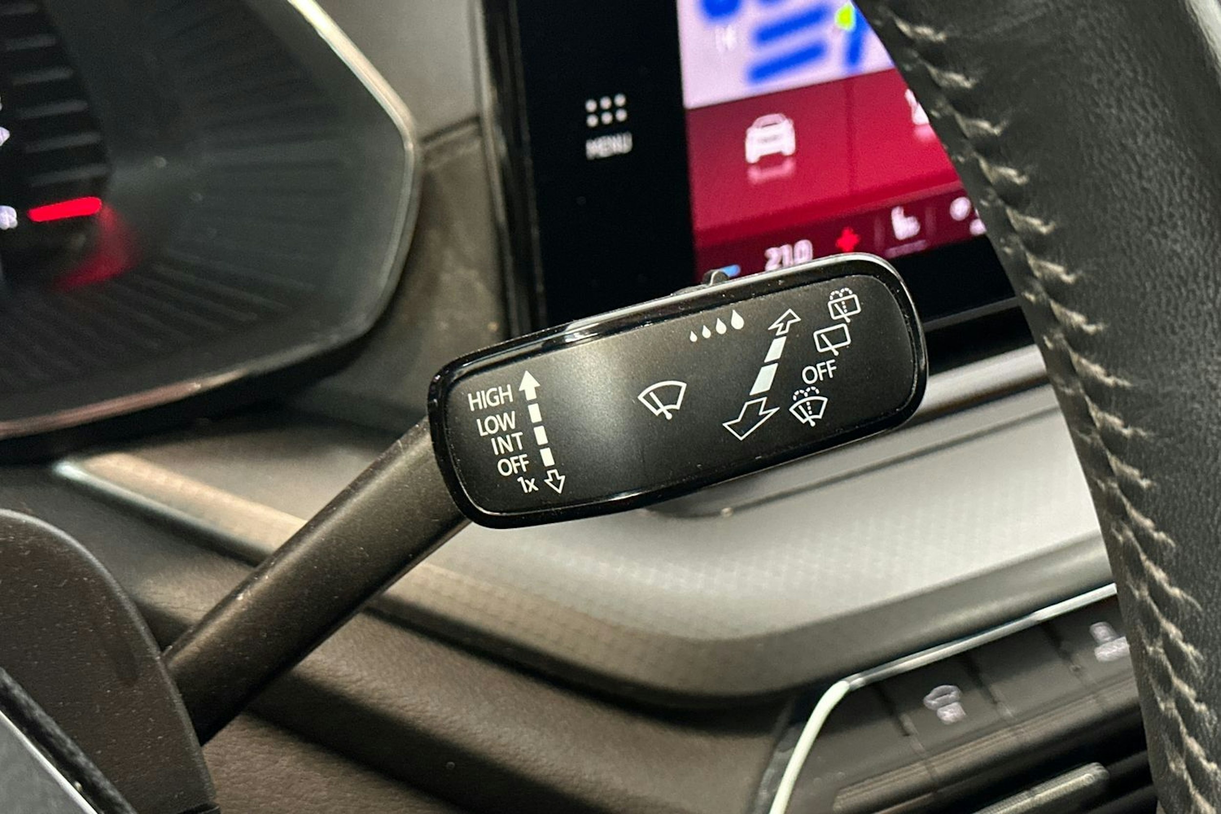 sininen Skoda Octavia 2022 kuva 15.