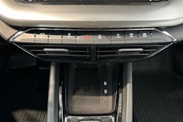sininen Skoda Octavia 2022 kuva 17.